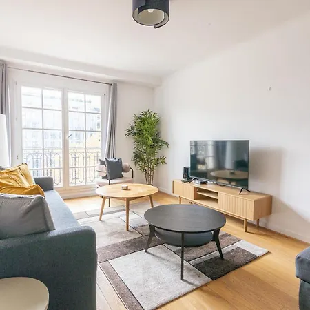 Luxurious 2 Bedroom Arc De Triomphe Grande Armee Appartement *