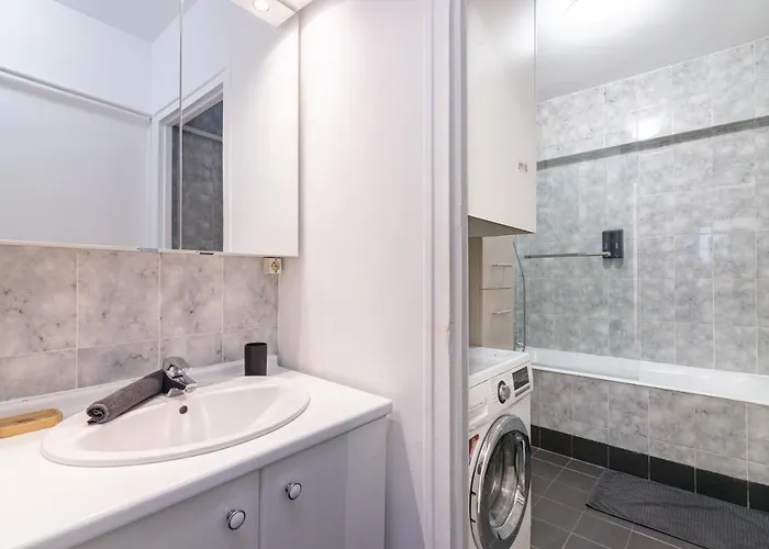 Luxurious 2 Bedroom Arc De Triomphe Grande Armee