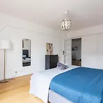 Luxurious 2 Bedroom Arc De Triomphe Grande Armee Paris