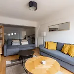 Luxurious 2 Bedroom Arc De Triomphe Grande Armee Apartment *